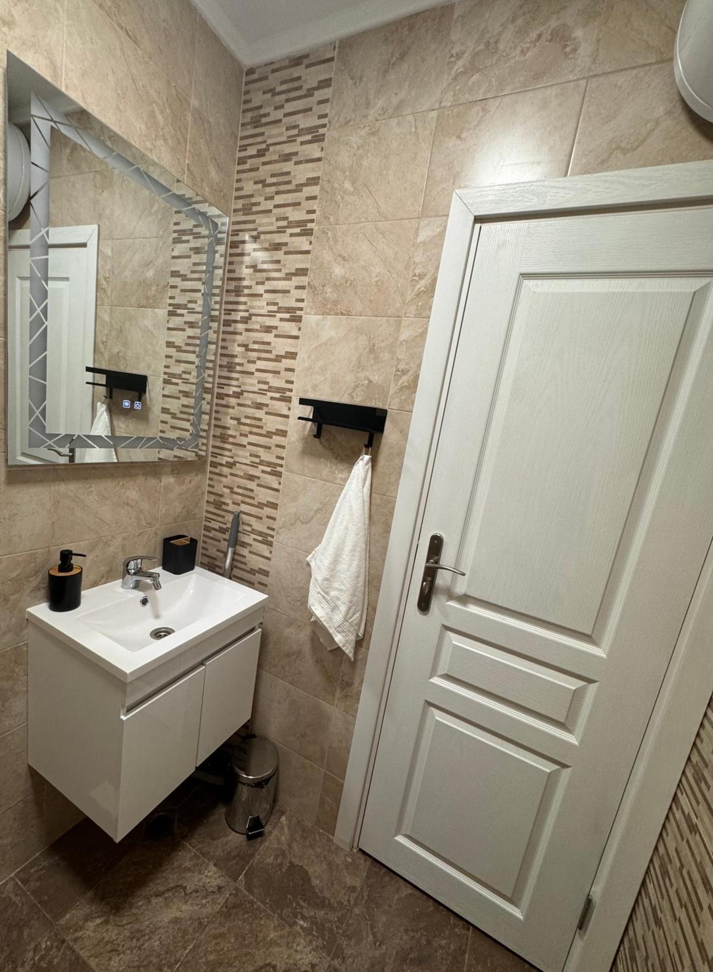 Goldy Central Beach Apartment With Private Garden Burgas Extérieur photo