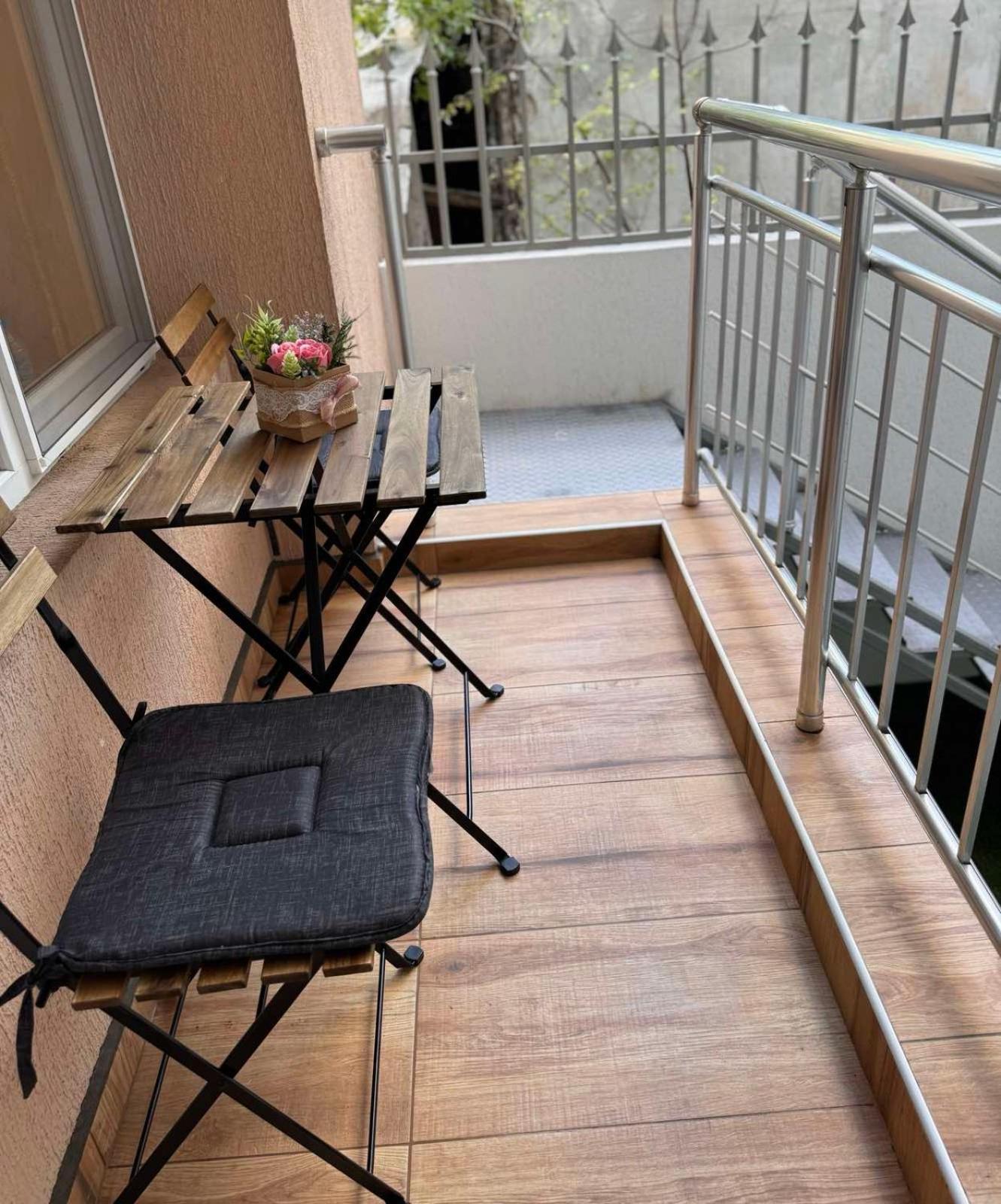 Goldy Central Beach Apartment With Private Garden Burgas Extérieur photo