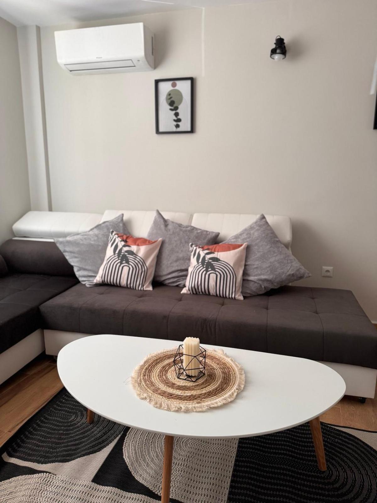 Goldy Central Beach Apartment With Private Garden Burgas Extérieur photo